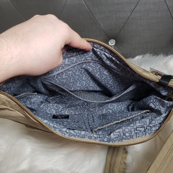 Travelon Anti-Theft RFID-Blocking Cross-Body Bag - Picture 7 of 14